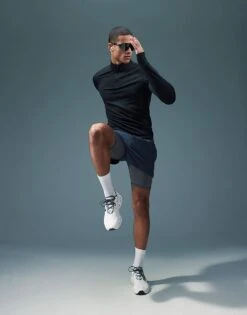 4505 Running Thermal Quarter Zip Long Sleeve Top In Black For Men